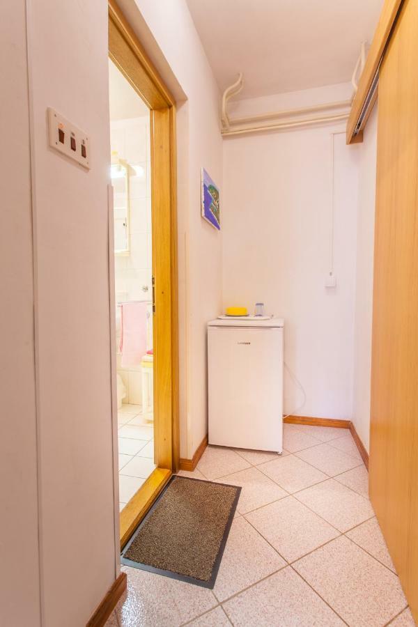 Rooms Ester Cres Exterior photo
